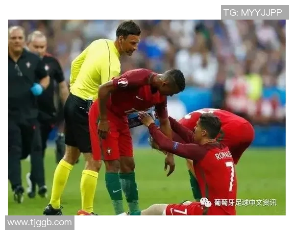 中超激战：里昂逆转曼联4-3全场沸腾瞬间解析