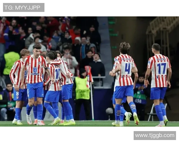 西甲精彩对决国米狂胜曼联六球大捷帽子戏法引爆全场热情 西甲精彩对决国米狂胜曼联六球大捷帽子戏法引爆全场热情