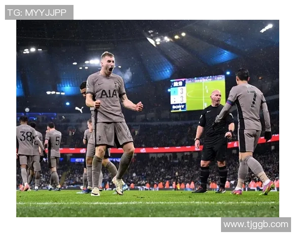 德甲激战尤文图斯3-0热刺争议判罚引发全场沸腾绝杀瞬间回顾