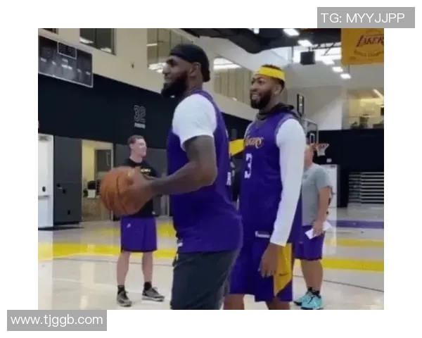 姚明倾情设计海报展现篮球魅力与文化交融的视觉盛宴