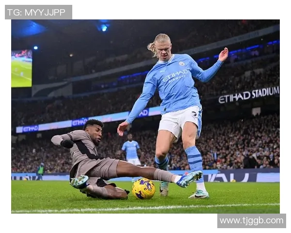 足总杯热刺与多特蒙德激战成平局神扑瞬间引发争议判罚引发热议