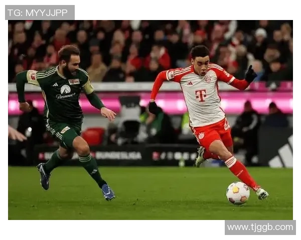 世界杯精彩对决本菲卡与阿森纳战成平局神奇扑救引发转会热议