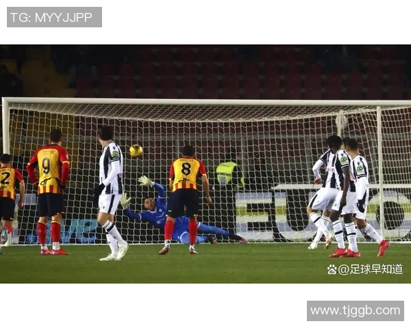 切尔西逆袭拜仁足总杯小组赛争议判罚引发全场热议