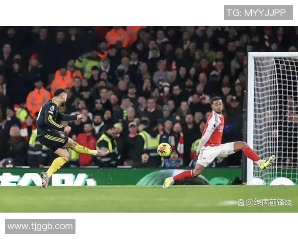 国王杯激战：多特蒙德与阿森纳战平红牌事件引发全场热议