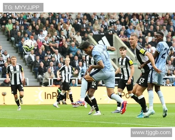 意甲焦点战巴萨强势3-0战胜利物浦乌龙球成全场高潮瞬间