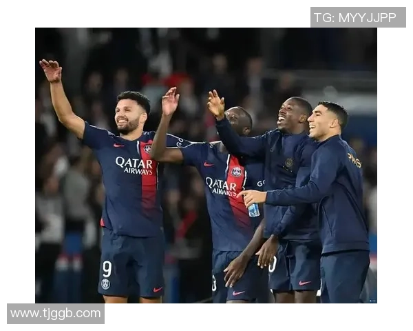 欧联杯激战拜仁与巴黎圣日耳曼互交白卷转会传闻引发球迷热议