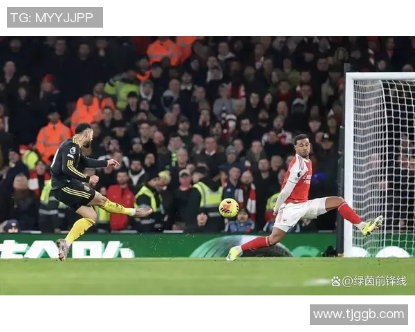 中超精彩对决曼联大胜阿森纳红牌事件引发全场热议